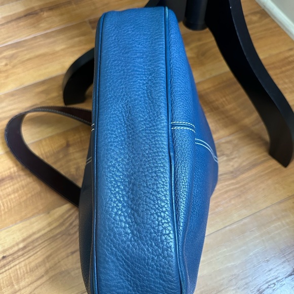 Vintage Dooney & Bourke Navy and Tan  Leather Hobo Bag - Picture 12 of 16